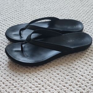 Women's OluKai Black Aukai Sandals